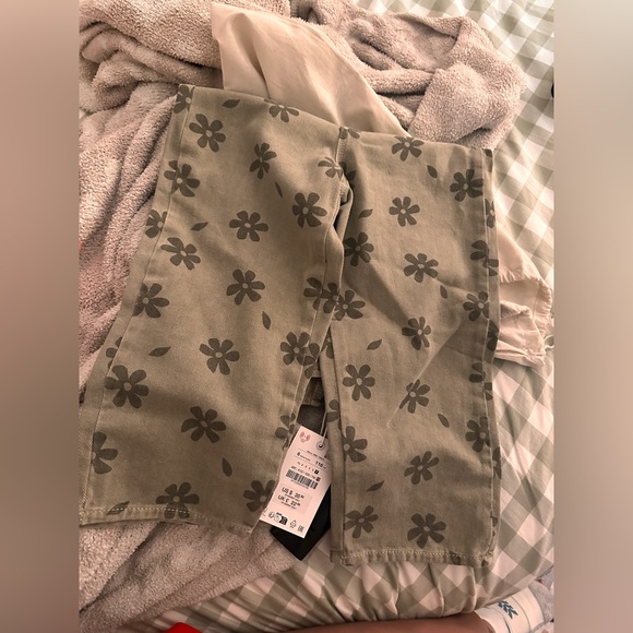 Zara Green Floral Overalls - Picture 8 of 8